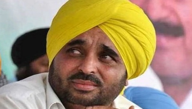 Punjab CM visit to Sidhu Moose Wala's house; villagers hold protest against police Punjab CM visit to Sidhu Moose Wala's house; villagers hold protest against police