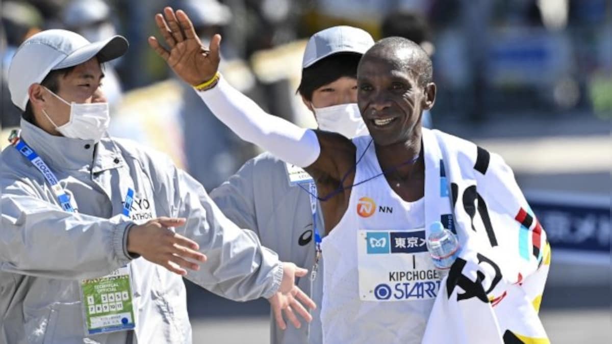 Eliud Kipchoge wins Tokyo Marathon but misses out on new world record