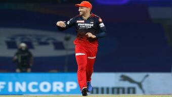 IPL 2022: Dinesh Karthik is as cool as MS Dhoni, says RCB skipper Faf du Plessis