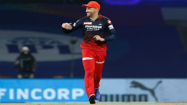 IPL 2022: Dinesh Karthik is as cool as MS Dhoni, says RCB skipper Faf du Plessis