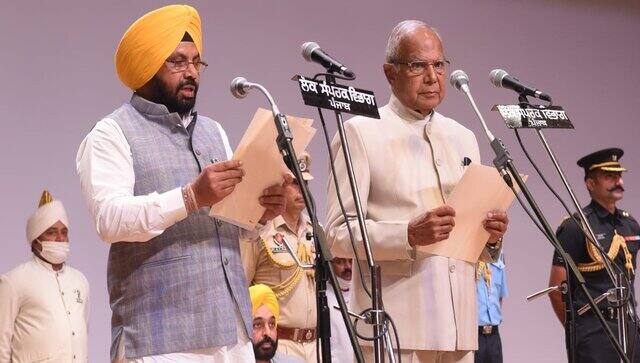 Harbhajan Singh takes oath in Punjab on Saturday. Twitter/ @AamAadmiParty