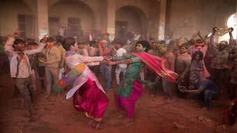 Sri Sri Ravi Shankar | Let our lives blossom with the colours of enthusiasm and love