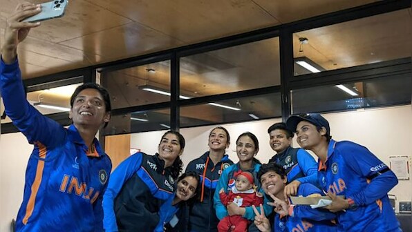 Women's World Cup 2022: Smriti Mandhana hails 'inspirational' Pakistan captain Bismah Maroof for returning to action six months after child birth