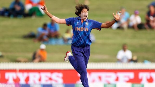 Charlotte Dean, Heather Knight help England collect first Women's World Cup points with win over India