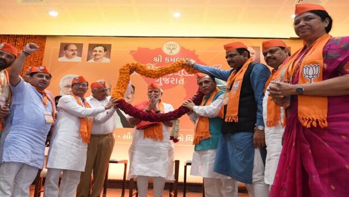 Gujarat: PM Modi meets BJP leaders, workers a day after poll victory in four states