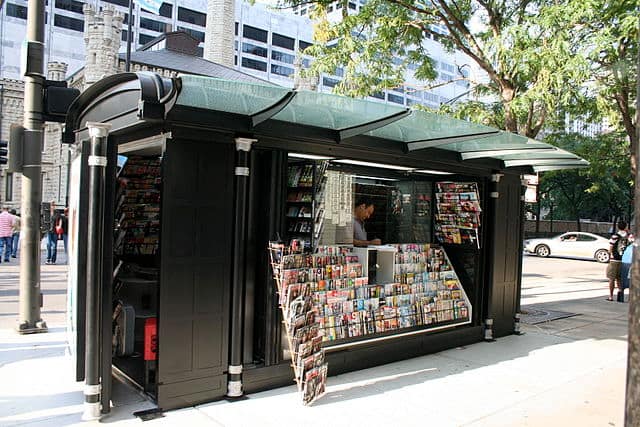 A newsstand in Chicago, USA. Image courtesy Daniel X O'Neil/Wikimedia Commons