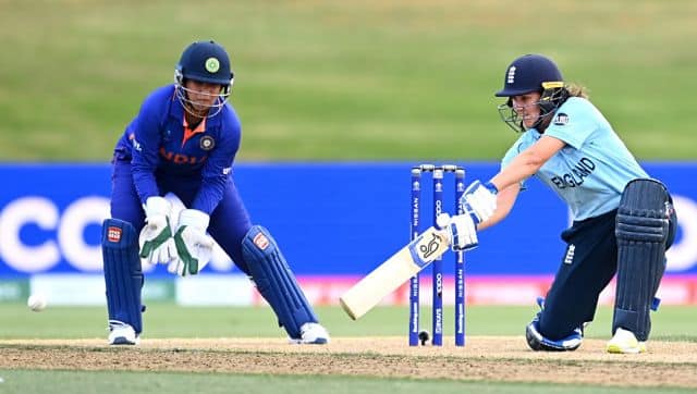 Nat Sciver contributed 45 runs before being dismissed by Pooja Vastrakar
