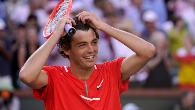 Taylor Fritz wins in Paris to remain in hunt for ATP Finals spot, Gilles Simon takes out Andy Murray Taylor Fritz wins in Paris to remain in hunt for ATP Finals spot, Gilles Simon takes out Andy Murray