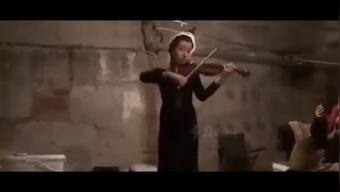 Ukrainian girl plays violin inside bomb shelter, viral video leaves internet emotional