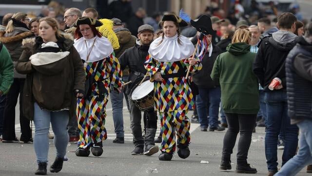 Zes doden en 26 gewonden in België nadat een auto inreed op een carnavalsmenigte;  politie sluit terrorismehoek uit