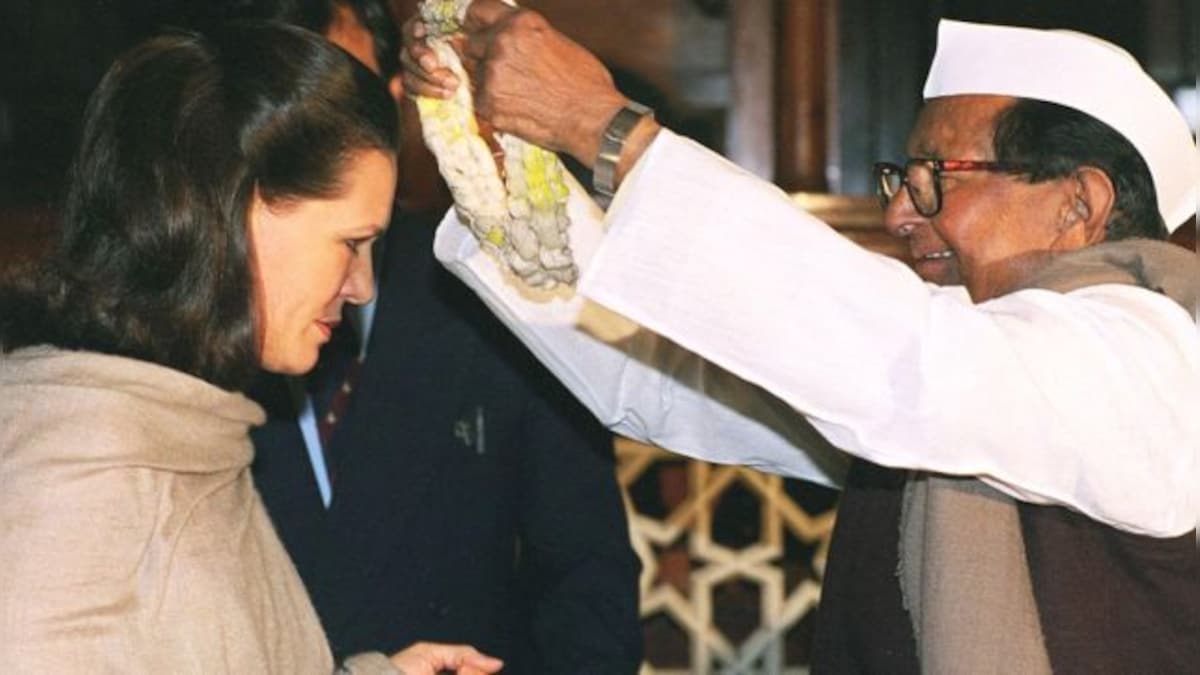 Congress back to old ways; Sonia Gandhi stays as president: A look back at when the party had a non-Gandhi chief