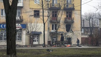 Siege of Ukraine's Mariupol city draws comparisons with Nazi blockade of Leningrad