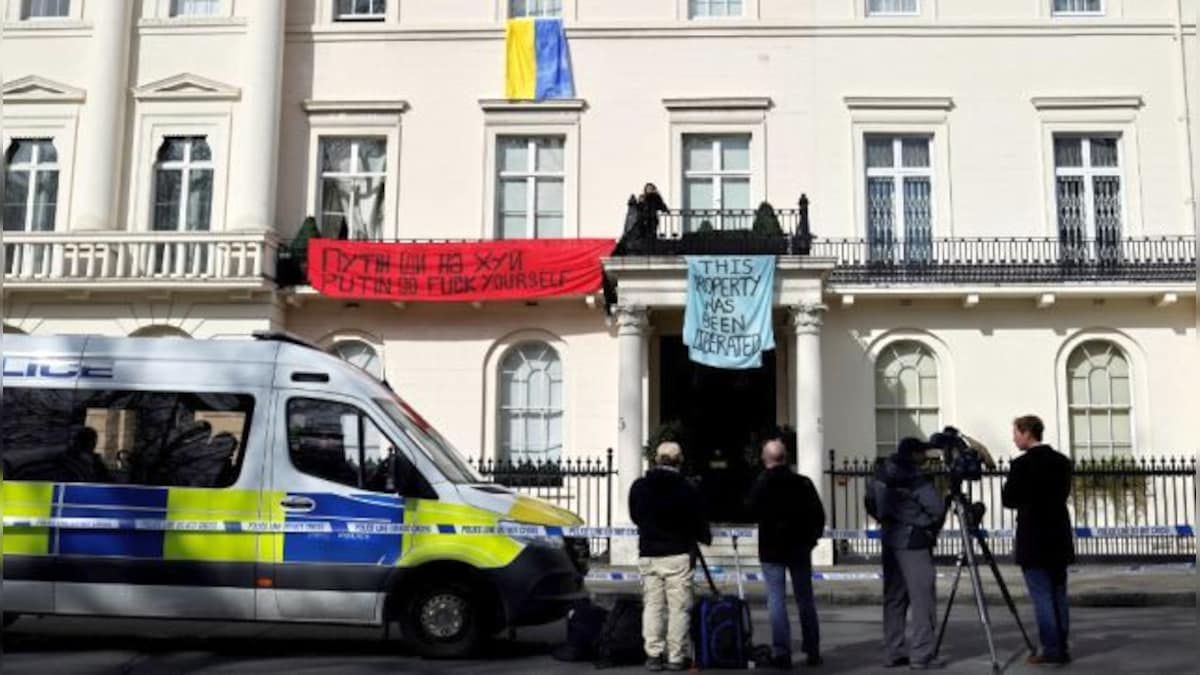 Protesters occupy oligarch’s London mansion: How the anger against Russia is spreading to the UK