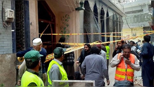 Pakistan: Toll rises to 63 in Shia mosque attack in Peshawar; Islamic State claims responsibility