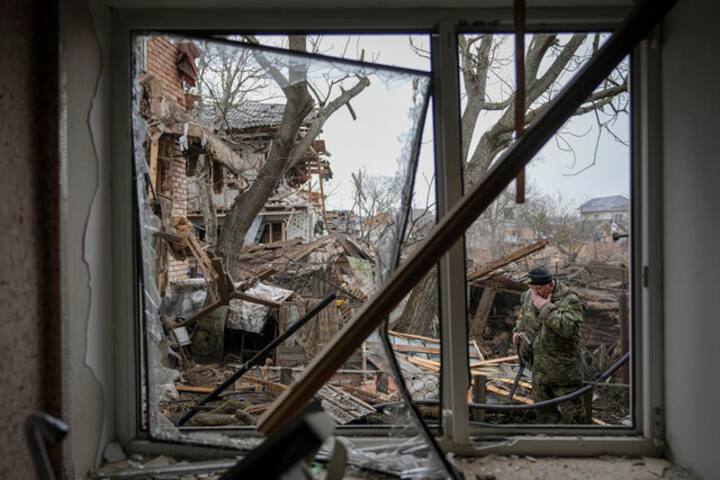 Ukraine says 2,000 civilians killed as fighting rages; Kyiv, Moscow hold second round of talks