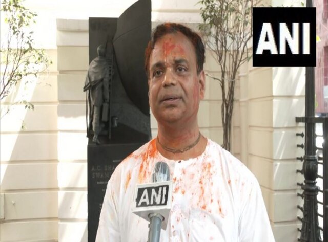 Bangladesh: 200-strong mob vandalises ISKCON Radhakanta Temple in Dhaka, three devotees injured Bangladesh: 200-strong mob vandalises ISKCON Radhakanta Temple in Dhaka, three devotees injured