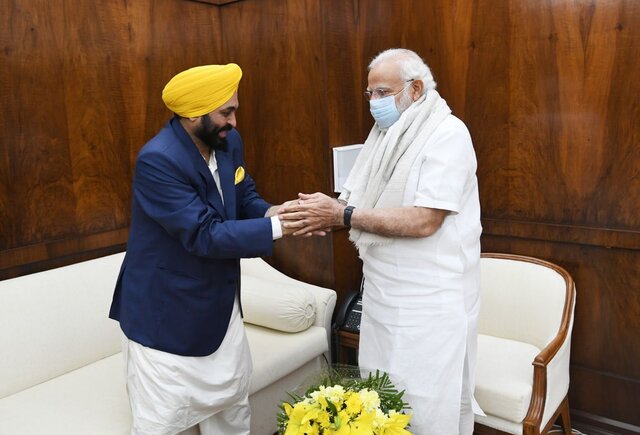 Bhagwant Mann meets PM Modi, seeks Rs 1 lakh crore financial package for Punjab Bhagwant Mann meets PM Modi, seeks Rs 1 lakh crore financial package for Punjab