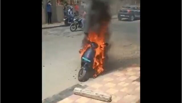 Government orders probe into Ola electric scooter fire incident in Pune Government orders probe into Ola electric scooter fire incident in Pune