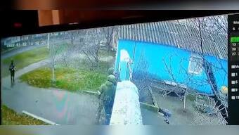 Ukrainian couple confronts Russian soldiers who enter their property; watch video here