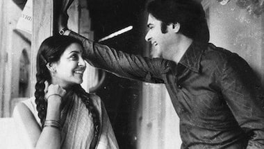 Forty years of Saath Saath: Deepti Naval, Farooq Shaikh romance emphasises ideological sync between partners