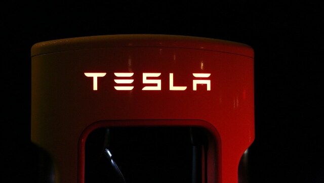 Tesla owner, tired of daily key hunt, installs microchip in hand Tesla owner, tired of daily key hunt, installs microchip in hand
