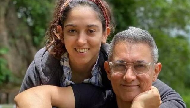 Aamir Khan's daughter Ira Khan shares pictures of her Dad doing her makeup Aamir Khan's daughter Ira Khan shares pictures of her Dad doing her makeup