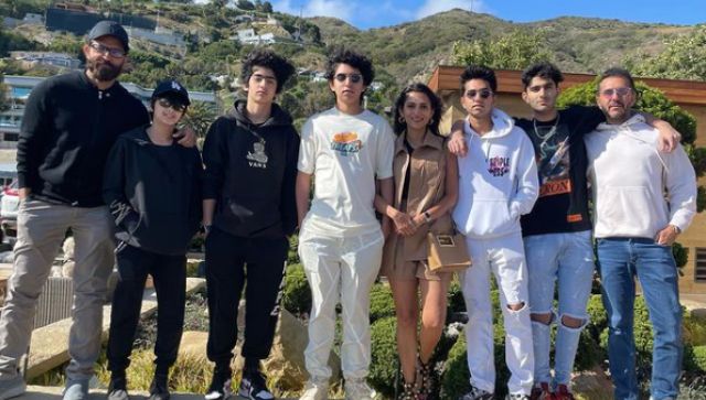 Hrithik Roshan and Ritesh Sidhwani are holidaying with their kids in LA; see photo Hrithik Roshan and Ritesh Sidhwani are holidaying with their kids in LA; see photo