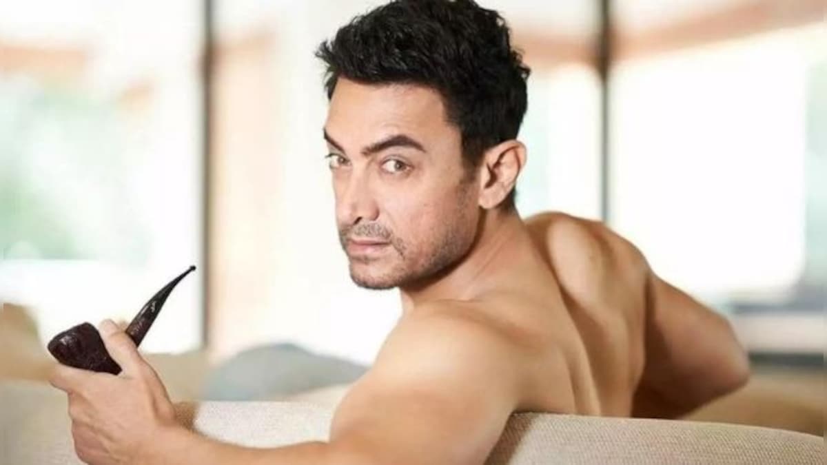 Aamir Khan drops another hint of his mystery Kahani