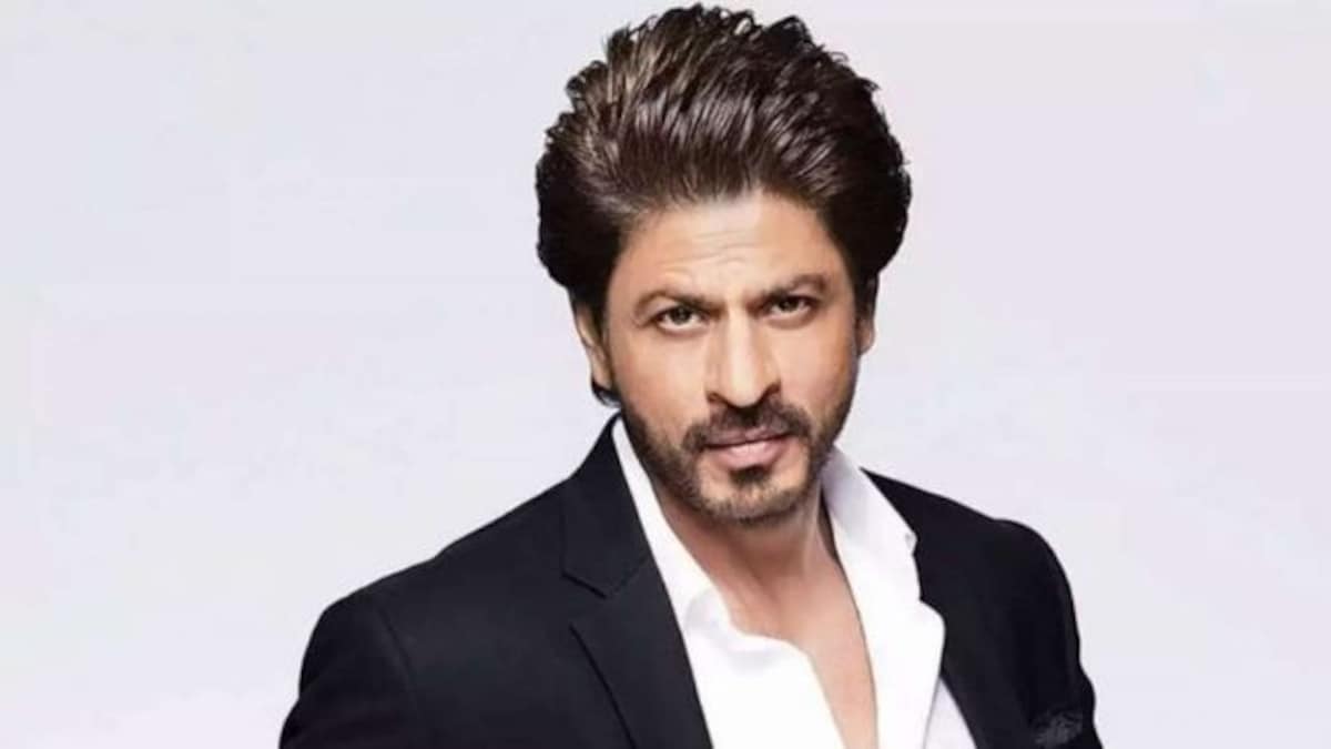 Shah Rukh Khan hints at working with director Atlee in his new tweet; leaves fans intrigued