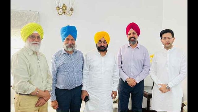 Punjab CM Bhagwant Mann gets the wrong end of stick for meeting anti-India British MP Tanmanjeet Singh Dhesi Punjab CM Bhagwant Mann gets the wrong end of stick for meeting anti-India British MP Tanmanjeet Singh Dhesi