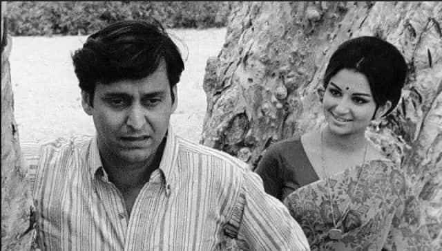 A still from Aranyer Din Ratri
