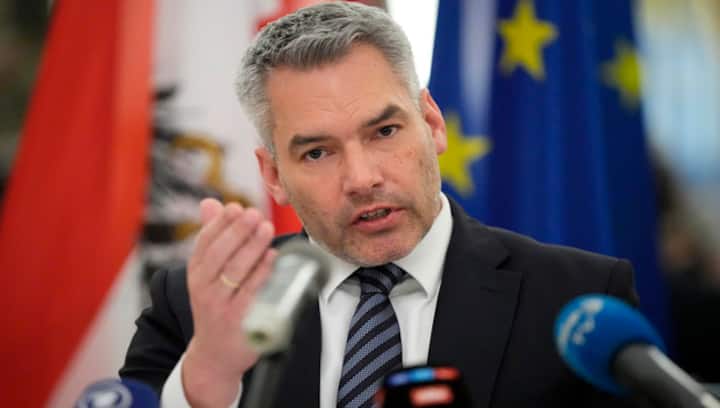 Austrian Chancellor Karl Nehammer becomes first European leader to visit Putin since beginning of war