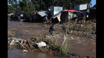 South Africa floods: 400 dead, 40,000 rendered homeless as flooding continues in Durban