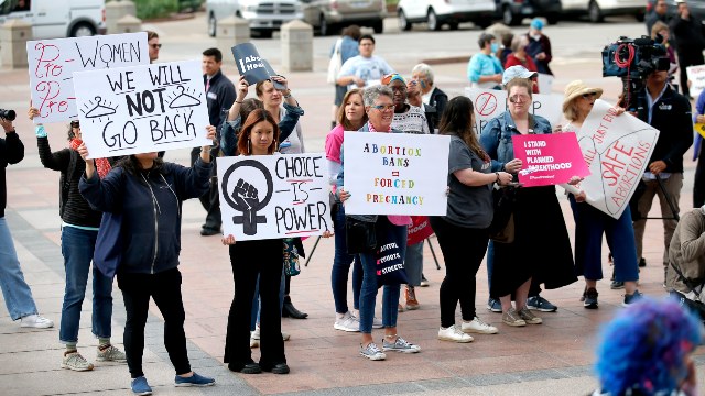 Explained: Oklahoma's new law that makes almost all abortions illegal Explained: Oklahoma's new law that makes almost all abortions illegal