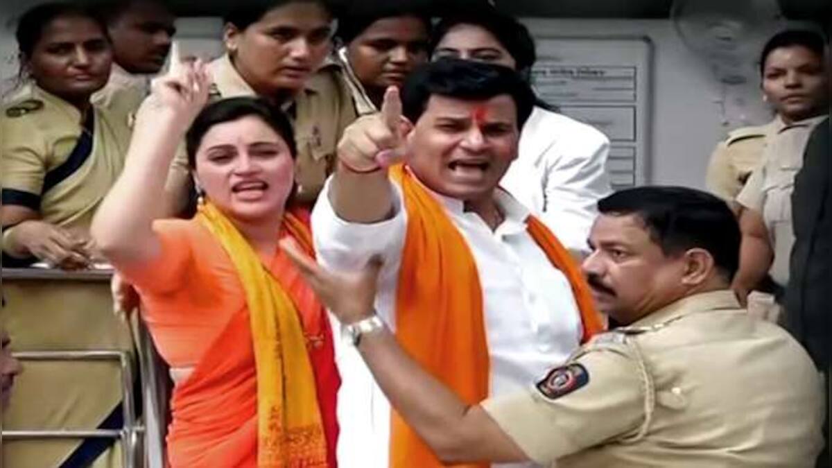 Hanuman Chalisa row: Amravati MP Navneet Rana lodged in Byculla jail ...