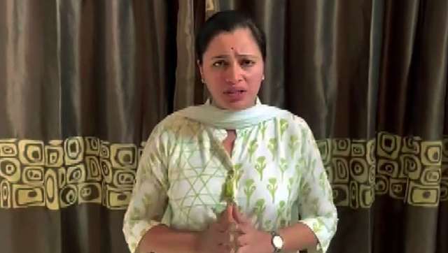 Shiv Sena approaches police to seek probe into how Navneet Rana's videos shot in hospital MRI room Shiv Sena approaches police to seek probe into how Navneet Rana's videos shot in hospital MRI room