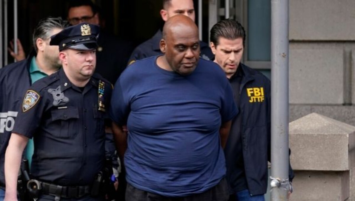Brooklyn subway attack: Police arrest 62-year-old 'Prophet of Doom', faces  federal terrorism charges