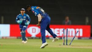 Jasprit Bumrah cleans up Liam Livingstone. (Photo Source: Sportzpics)