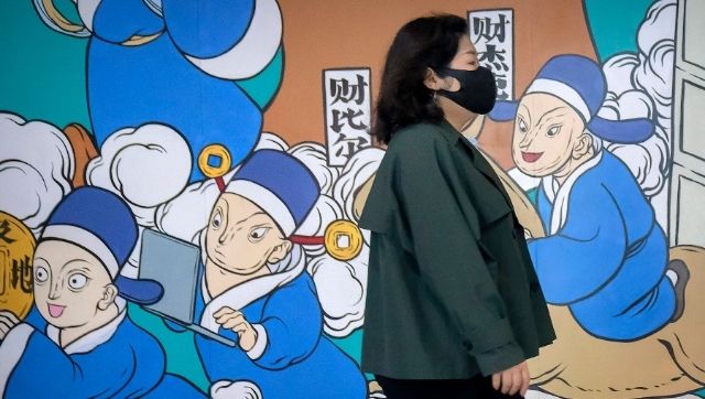 Shanghai officials promise to ease anti-COVID-19 controls amid food worries Shanghai officials promise to ease anti-COVID-19 controls amid food worries