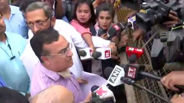 Jahangirpuri violence: Congress delegation reaches riot-hit area, stopped by police
