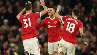 Cristiano Ronaldo scores as Manchester United hold Chelsea to 1-1 draw in Premier League