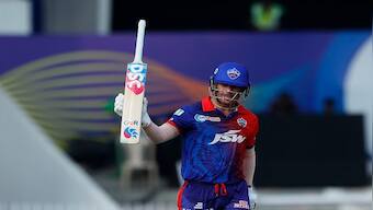 Watch: David Warner performs steps from Pushpa: The Rise while fielding during KKR vs DC match