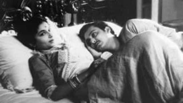 Sharmila Tagore and Soumitra Chatterjee in a still from Devi (1960)