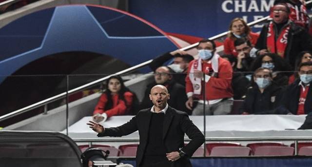 Ajax boss Erik ten Hag closes in on Manchester United job: Reports Ajax boss Erik ten Hag closes in on Manchester United job: Reports