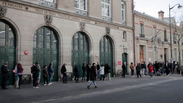 Emmanuel Macron to face Marine Le Pen in second round of voting for French presidency Emmanuel Macron to face Marine Le Pen in second round of voting for French presidency