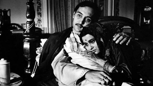 A still from from Ghare Baire
