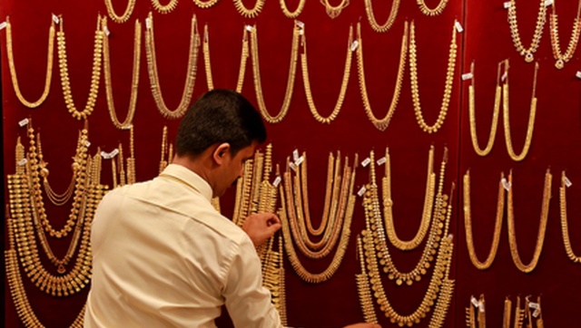 Gold declines by Rs 289; silver falls by Rs 841 Gold declines by Rs 289; silver falls by Rs 841
