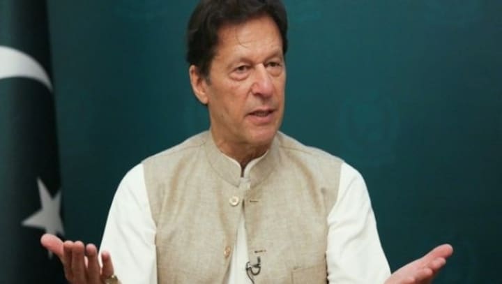 Pakistan PM Imran Khan calls cabinet ministers meeting late on Saturday night