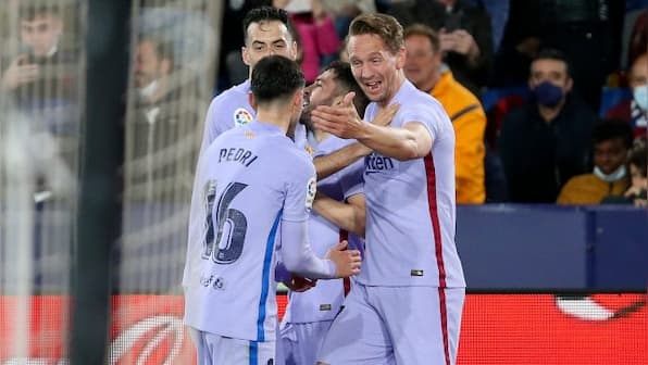 LaLiga: Luuk de Jong late winner sees Barcelona beat Levante in five-goal thriller