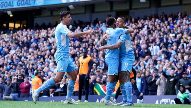 Premier League: Gabriel Jesus helps Manchester City stretch lead; Arsenal inflict more misery on United Premier League: Gabriel Jesus helps Manchester City stretch lead; Arsenal inflict more misery on United